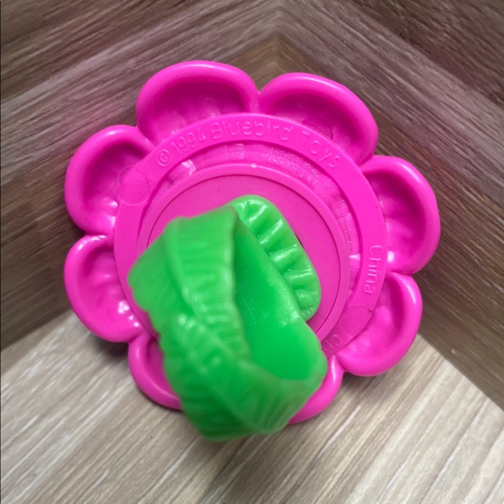 Polly Pocket vintage bluebird toys Pink and Green Lotus Doll Platform spin ring - Picture 3 of 5